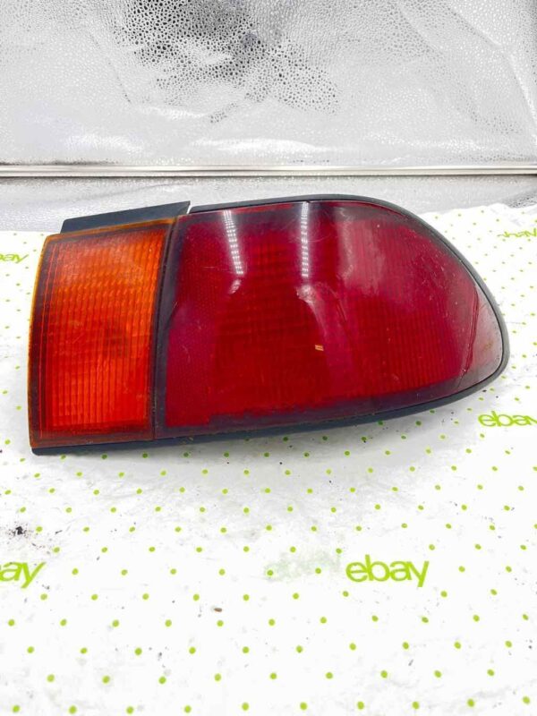 03 04 05 MITSUBISHI ECLIPSE Tail Light Assembly Right