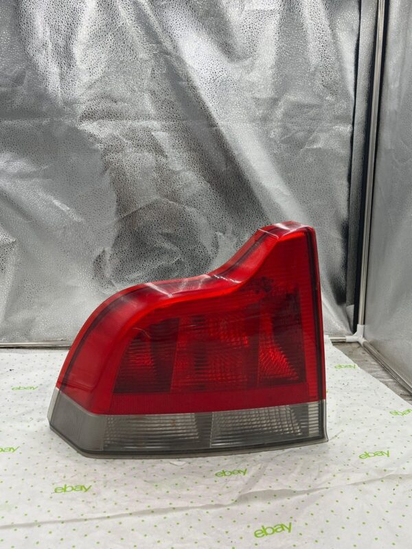 01 02 03 04 05 06 07 08 09 VOLVO 60 SERIES Tail Light Assembly Left driver side