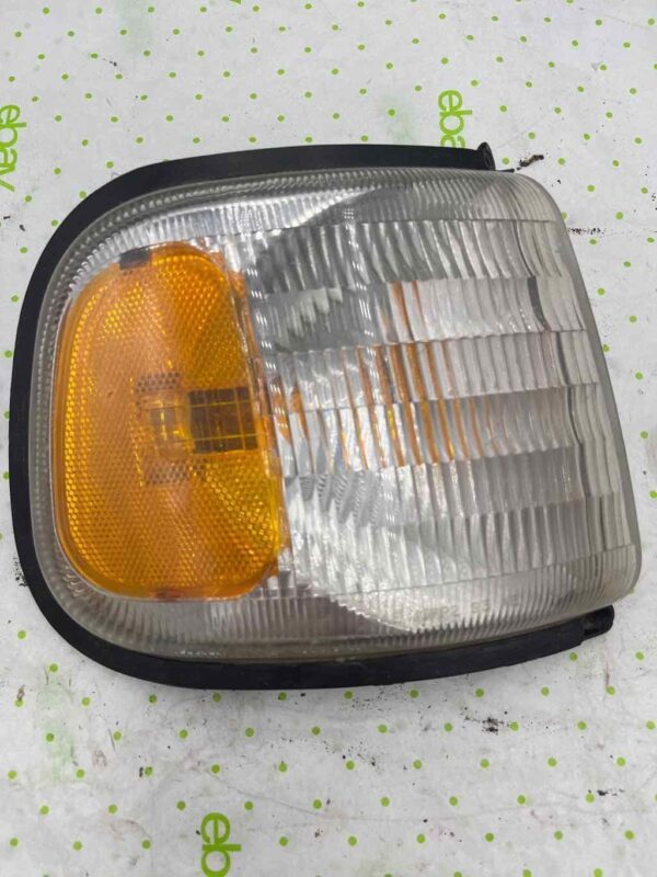 95 (DISCONTINUED) DODGE VAN (FULL SIZE) Front Lamp Right