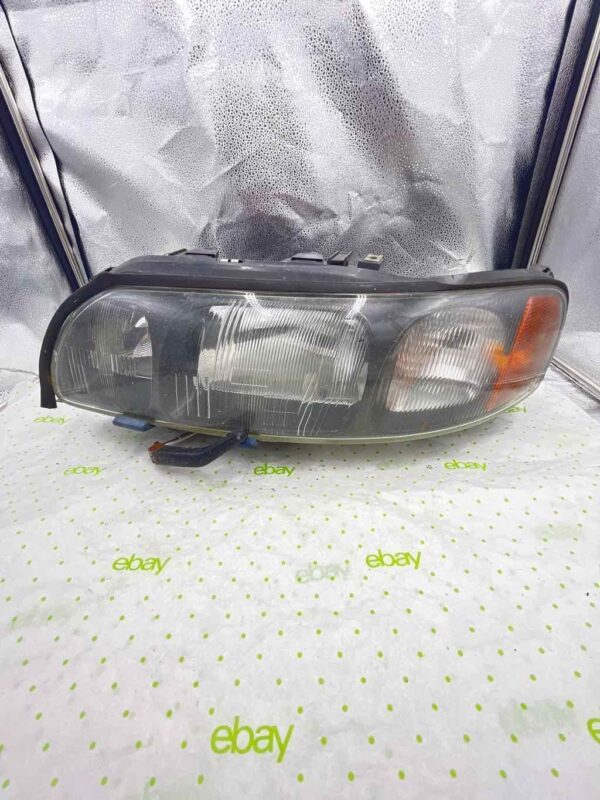 2001-04 VOLVO 60 SERIES Headlamp Assembly Left driver side
