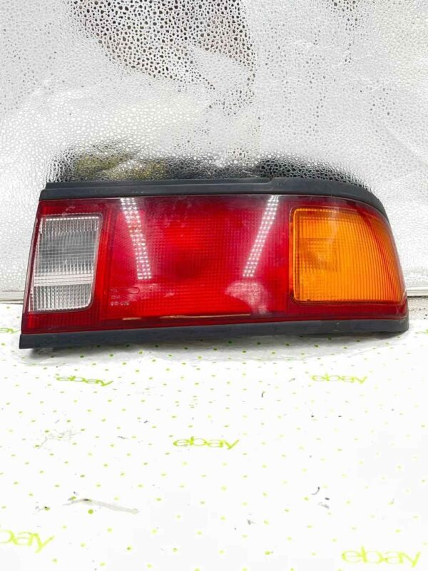93 94 NISSAN SENTRA Tail Light Assembly Right passenger side